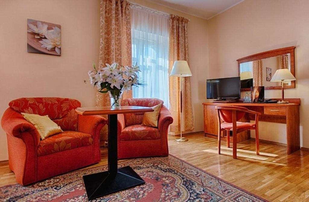 Hotel Restauracja Caspar Jelenia Gora Room photo